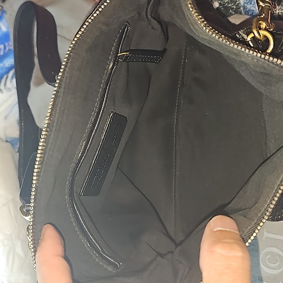 Alexander McQueenLeather De-Manta Tote Bag, Mini - Picture 4 of 8